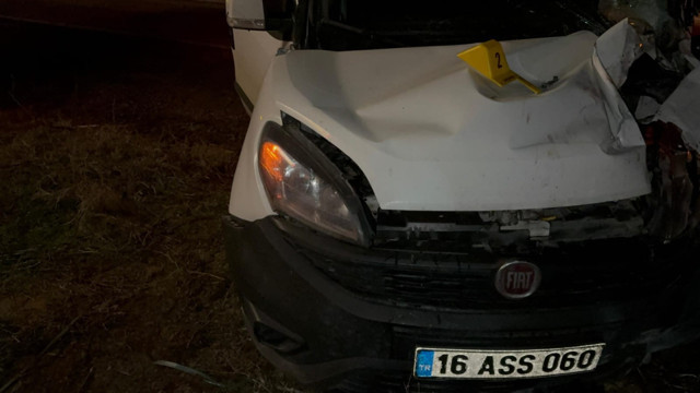 Arıza yapan aracının başında bekleyen kişiye çekici çarptı - Resim: 0