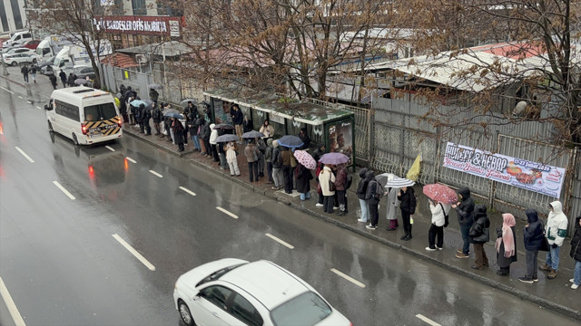 İstanbul’da sabah saatlerinde trafik yoğunluğu yüzde 76’ya çıktı - Resim: 0