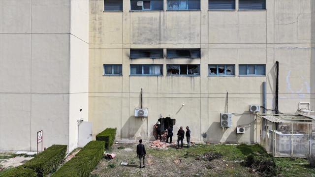 Akdeniz Üniversitesi Hastanesi Acil Servisi yangın nedeniyle tahliye edildi - Resim: 1