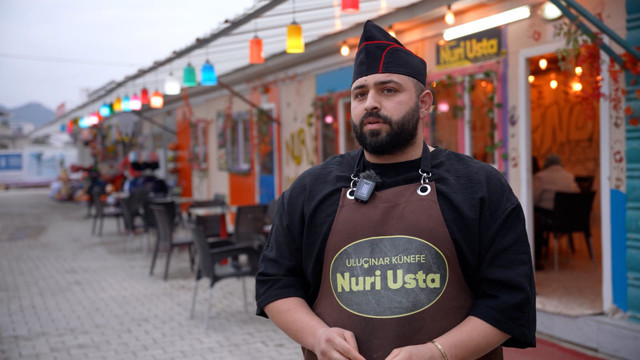 Tarihi Uzun Çarşı yeniden ayağa kalkıyor! Bakan Kurum, bayramda Hataylı künefe ustasının hikayesini paylaştı - Resim: 0