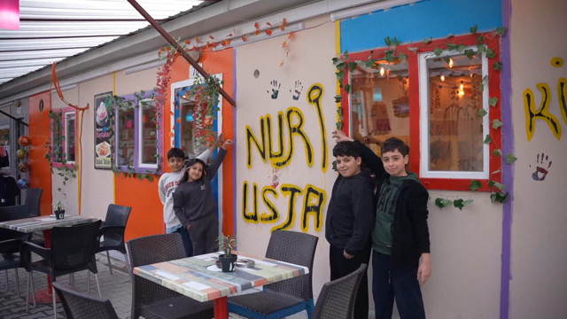 Tarihi Uzun Çarşı yeniden ayağa kalkıyor! Bakan Kurum, bayramda Hataylı künefe ustasının hikayesini paylaştı - Resim: 1