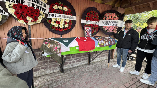 Feci kazada can veren Vahide öğretmene veda! İzci selamıyla uğurlandı - Resim: 1