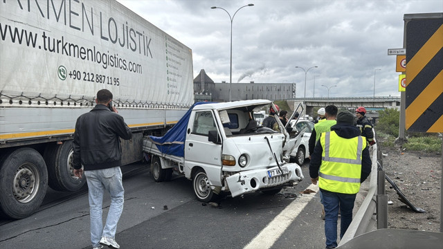 Anadolu Otoyolu'nda zincirleme kaza! Ankara istikametinde ulaşım durdu - Resim: 0