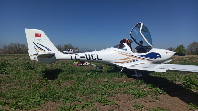 Bursa'da eğitim uçağı tarlaya zorunlu iniş yaptı - Resim: 0