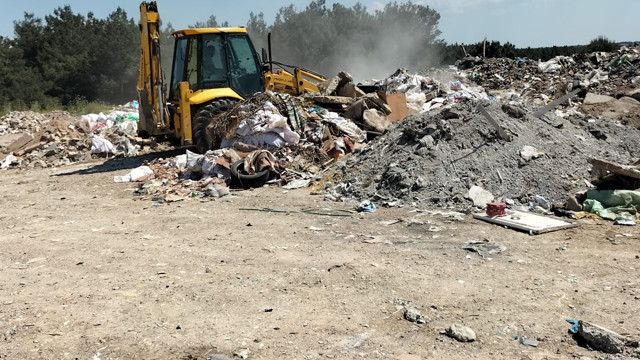 Açık alana atık döken belediyeye 1,8 milyon tl ceza - Resim: 1