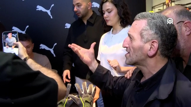 Muslera imza gününde taraftarla buluştu gergin anlar yaşandı - Resim: 4