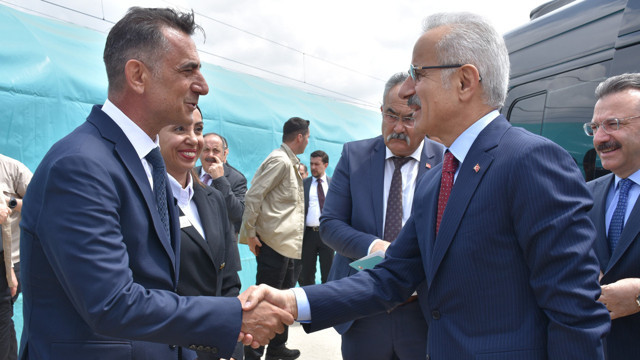 Bakan Uraloğlu: Demir yolu ağımızı 2028'e kadar 17 bin 500 kilometreye yükseltmeyi hedefliyoruz - Resim: 4