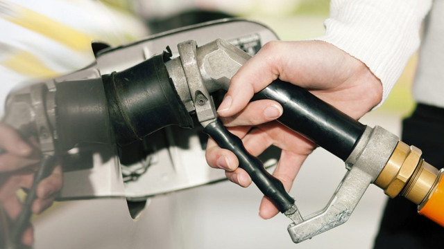 Motorin ve LPG almayın bekleyin indirim ne zaman ve bakın litresi kaç lira olacak - Resim: 1