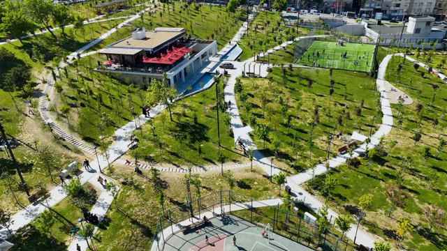 Bakan Murat Kurum, Bağcılar Millet Bahçesi'ni paylaştı! 3 ilçe için huzur merkezi oldu - Resim: 0