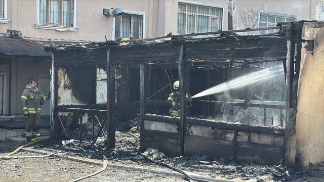 Esenyurt'ta öğrenci yurdunda yangın paniği - Resim: 0