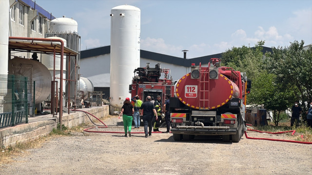 Elazığ'da oksijen ve asetilen gazı dolum tesisinde patlama! - Resim: 0