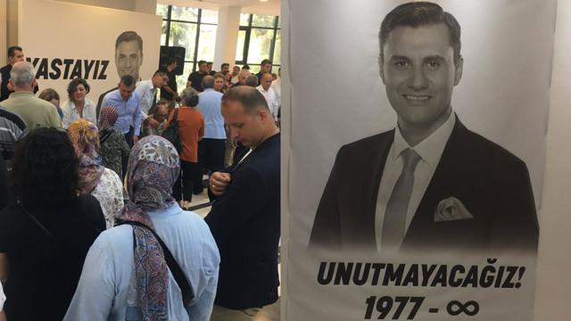 Manisa Ferdi Zeyrek için taziye kuyruğuna girdi eşi ve Özgür Özel dua etti - Resim: 0