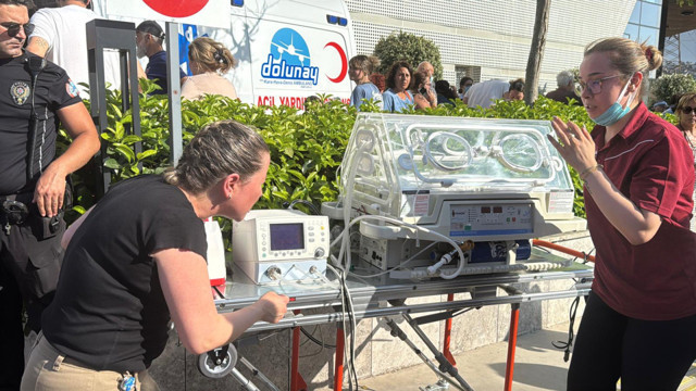 İzmir’de plastik depo yangını: Yoğun duman, hastalar tahliye edildi - Resim: 0