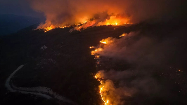 Orman yangınlarında tehlike büyüyor, tahliyeler başladı - Resim: 2