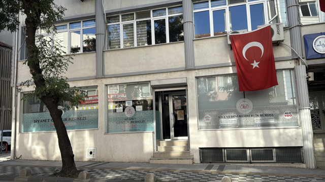 Trakya'da kamu binalarına "Terörsüz Türkiye"ye destek için Türk bayrağı asıldı - Resim: 3