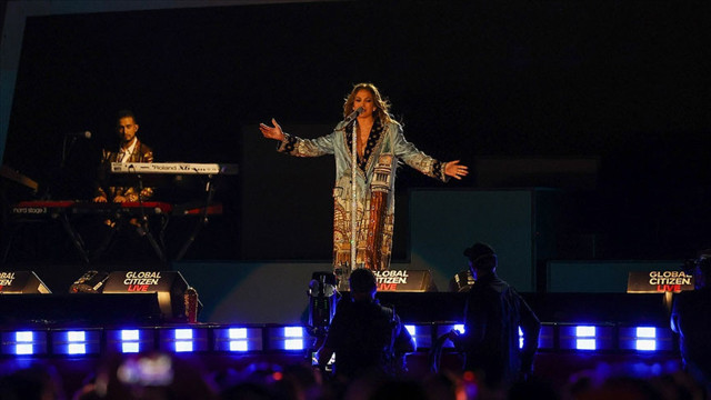 Jennifer Lopez, İstanbul'a 2 kargo uçağı ile gelecek! Sahnesi dünyada konuşulacak - Resim: 0