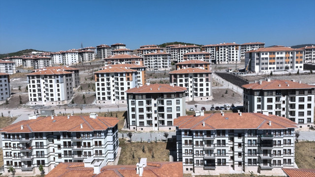 Bakan Kurum, Balıkesir'de yapımı tamamlanan TOKİ konutlarını paylaştı - Resim: 2