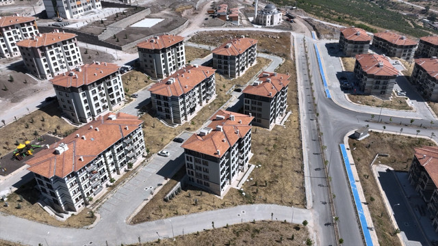 Bakan Kurum, Balıkesir'de yapımı tamamlanan TOKİ konutlarını paylaştı - Resim: 3