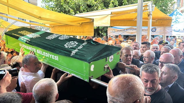 Kemal Kılıçdaroğlu'nun kardeşi Adil Kılıçdaroğlu'nun cenazesi defnedildi - Resim: 2