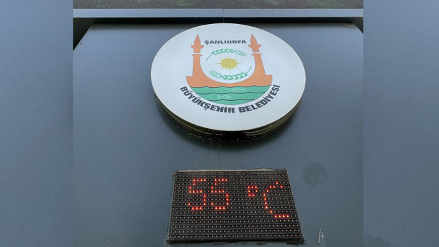 Şanlıurfa'da termometreler 55 dereceyi gösterdi! Duraklarda su püskürtülüyor - Resim: 0