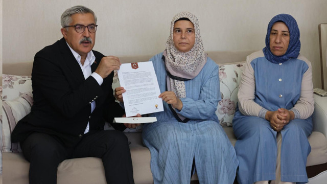 AK Partili Hüseyin Yayman Hatay’da şehit ailesini ziyaret etti - Resim: 0