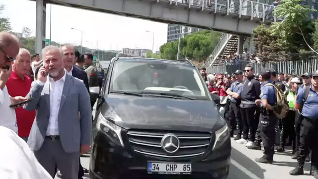 Gürsel Tekin CHP İstanbul İl Binası'na girebildi mi olaylar çıktı son durum - Resim: 3