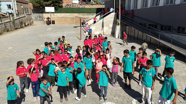 Bu köydeki herkesin soyadı aynı! Adaşlar köyü karıştırdı,çareyi böyle buldular - Resim: 1