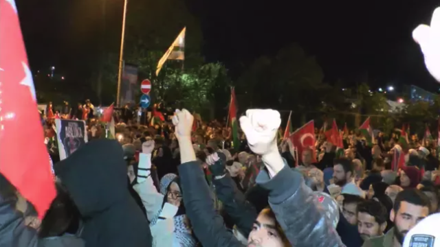 İstanbul ayağa kalktı! Sumud Filosu'na saldırıyı duyanlar sokağa döküldü - Resim: 0