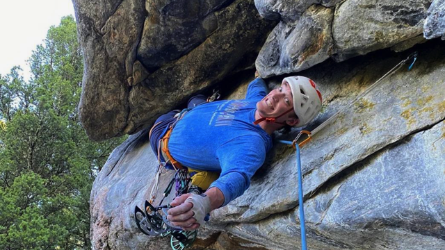 Ünlü dağcı, tırmanış sırasında yere fena çakılarak hayatını kaybetti - Resim: 0