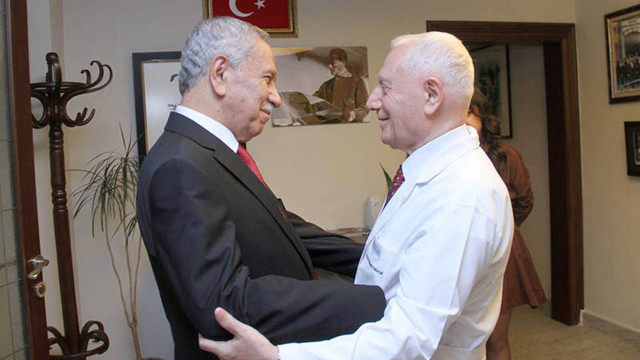 Bülent Arınç'tan Mehmet Haberal açıklaması: Aklıma getirdikçe neredeyse ağlayacaktım - Resim: 0