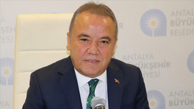 Muhittin Böcek acil olarak hastaneye sevk edildi! - Resim: 0