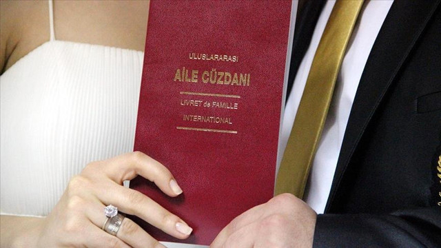 Çok istediği düğün felaketi oldu! Cezayirli gelin kaçtı, baba kendini astı - Resim: 0