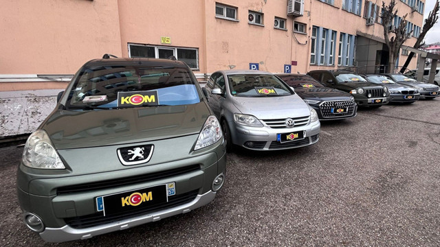 Yasal sürede ülkeden çıkışı yapılmayan 7 araca el konuldu - Resim: 0