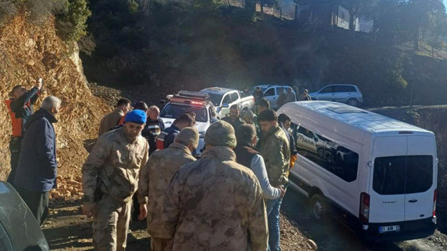 Adana'daki kayıp kızdan haber var! 16 yaşındaki kız mağarada bulundu - Resim: 0