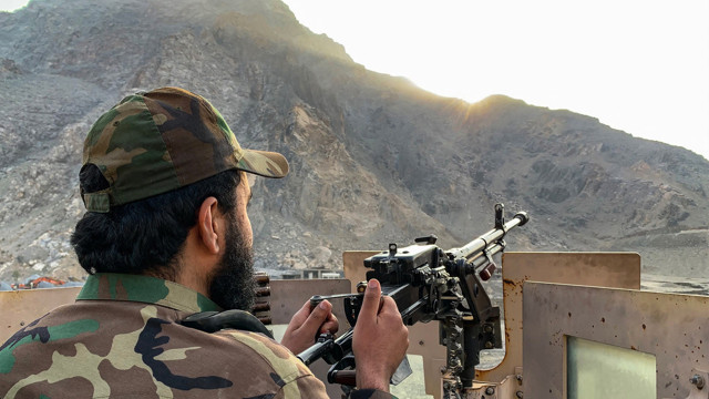 Pakistan Afganistan'a savaş ilan etti dünya İran'ı beklerken yeni savaş başladı - Resim: 2