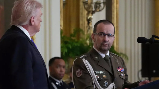 Trump'ın boynundaki ve elindeki kızarıklık olay oldu! Beyaz Saray'dan jet açıklama geldi - Resim: 0