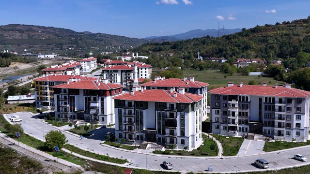 Bakan Kurum, Zonguldak'ta TOKİ'nin yaptığı konutlarda oturan ev sahiplerinin g&ouml;r&uuml;şlerini paylaştı - Resim: 3