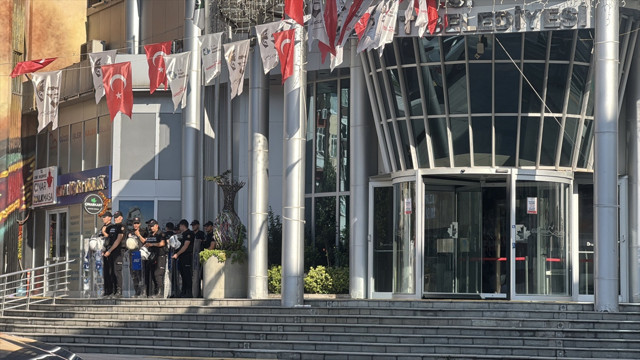 CHP'li İzmit Belediyesi'ne operasyon! Belediye Başkanı Fatma Kaplan ve eşi gözaltında - Resim: 0