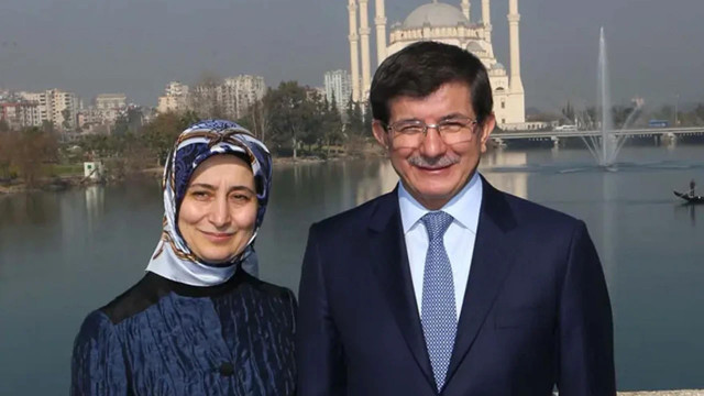 Gelecek Partisi'nin feshi sonrası Sare Davutoğlu'ndan eşine destek: Ben şahidim - Resim: 0