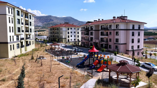 Bakan Kurum, İlk Evim Projesi ile evlerine kavuşan çiftin görüntülerini paylaştı - Resim: 4