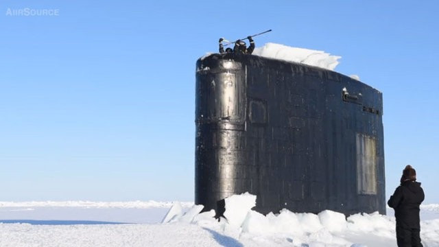 Buzu kırıp yüzeye çıktı! - Resim: 3