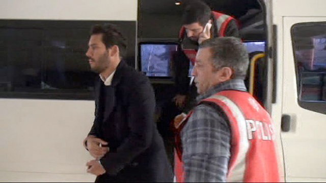 Ünlü yönetmenin oğlu Rüzgar Çetin'e bir darbe daha - Resim: 3