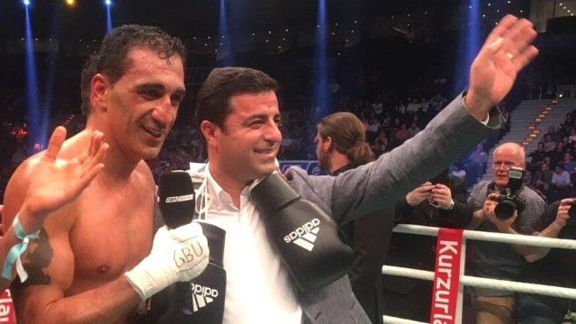 Demirtaş ringe çıktı! Kürtleri mest eden hareket - Resim: 1