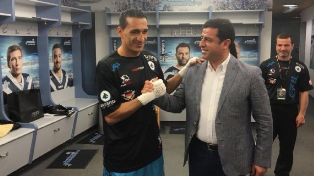 Demirtaş ringe çıktı! Kürtleri mest eden hareket - Resim: 2