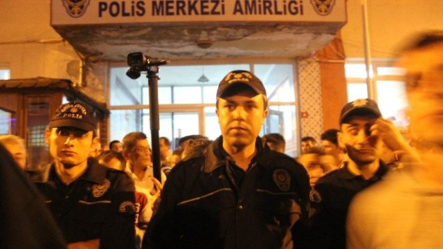 Gece yarısı halk ayaklandı! O iddia ilçeyi fena karıştırdı - Resim: 3