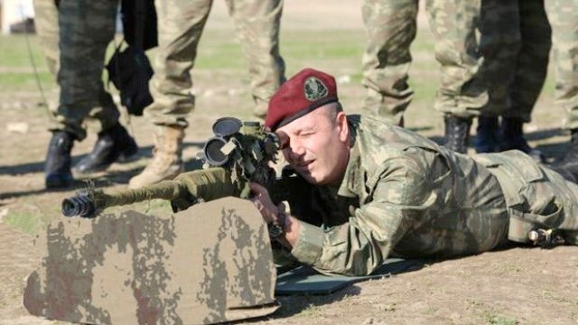 Zekai Aksakallı gençliğinde meğer... - Resim: 1