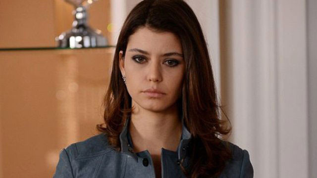 Beren Saat sıkıntılı günler geçiriyor! - Resim: 1