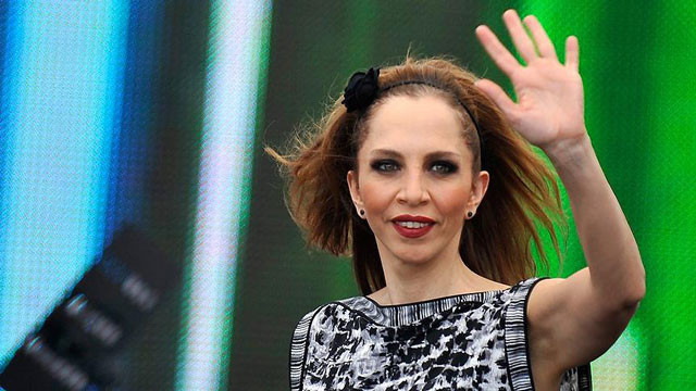 Sertap Erener'i yıkan haber ilk uçakla geri döndü! - Resim: 3