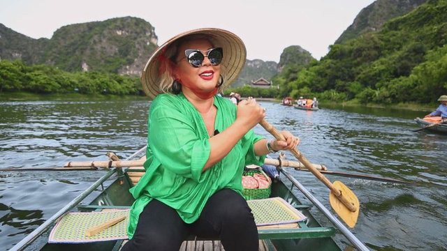 Ünlü şarkıcı köpek eti yedi hastanelik oldu - Resim: 2