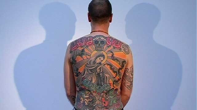 Sırtını 150 bin euroya sattı! - Resim: 3